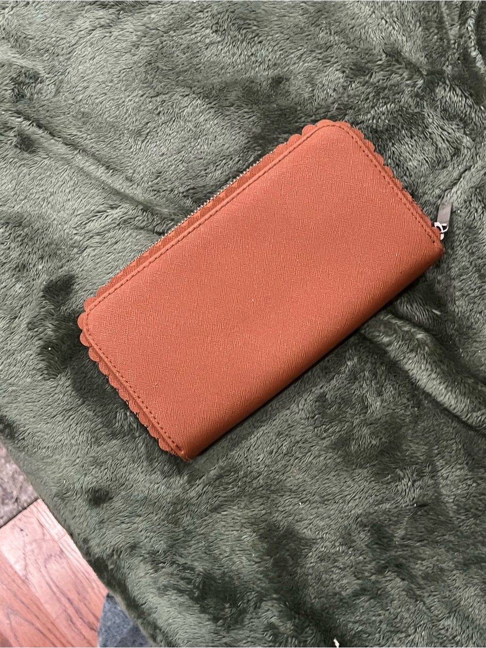 Aeropostale Coral Scallop Edge Zip-Around Wallet